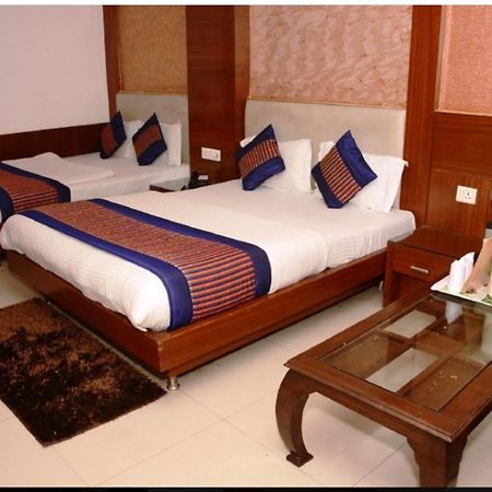 Capital O 6408 Hotel Delhi Heart New Delhi Eksteriør billede