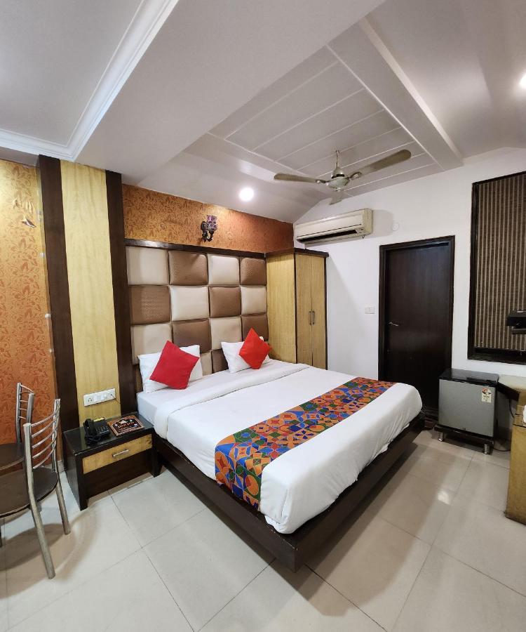 Capital O 6408 Hotel Delhi Heart New Delhi Eksteriør billede