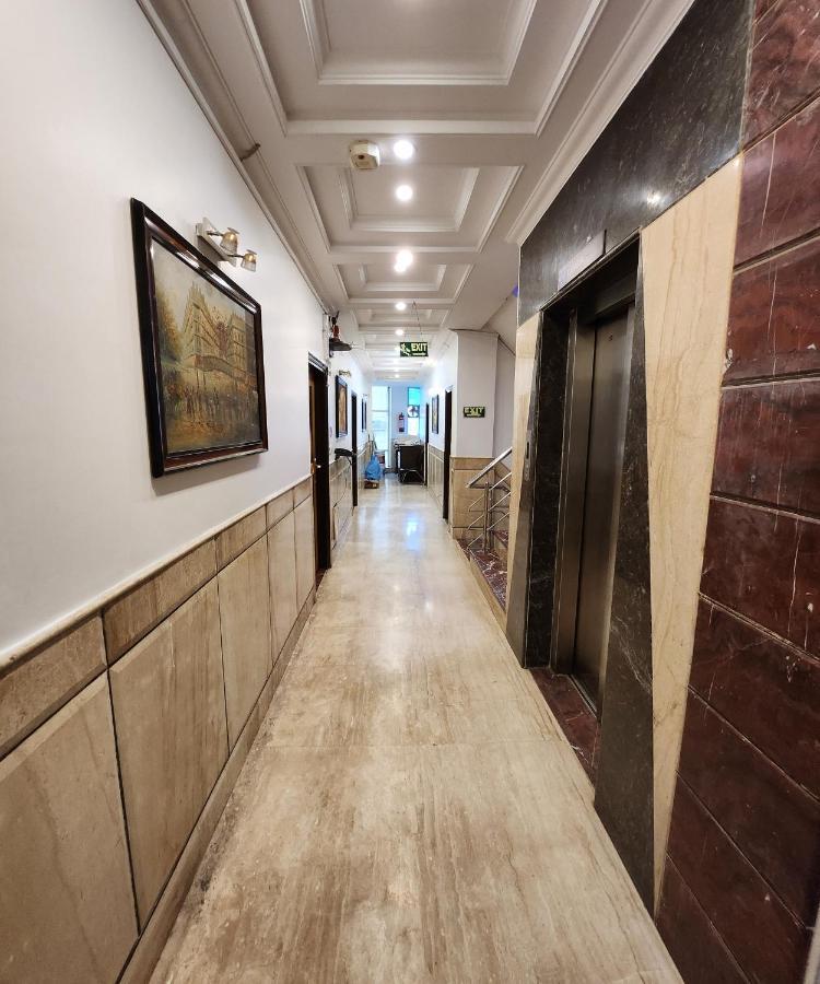 Capital O 6408 Hotel Delhi Heart New Delhi Eksteriør billede