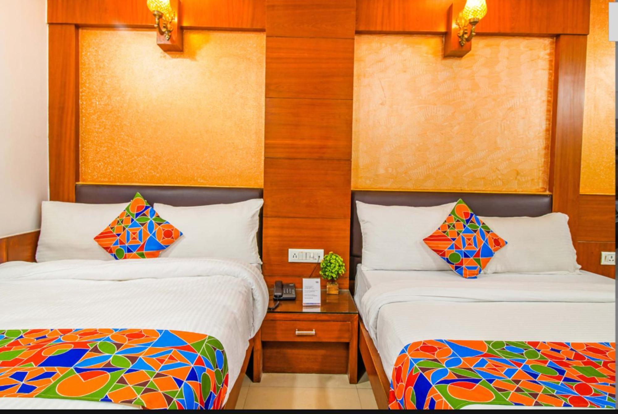 Capital O 6408 Hotel Delhi Heart New Delhi Eksteriør billede