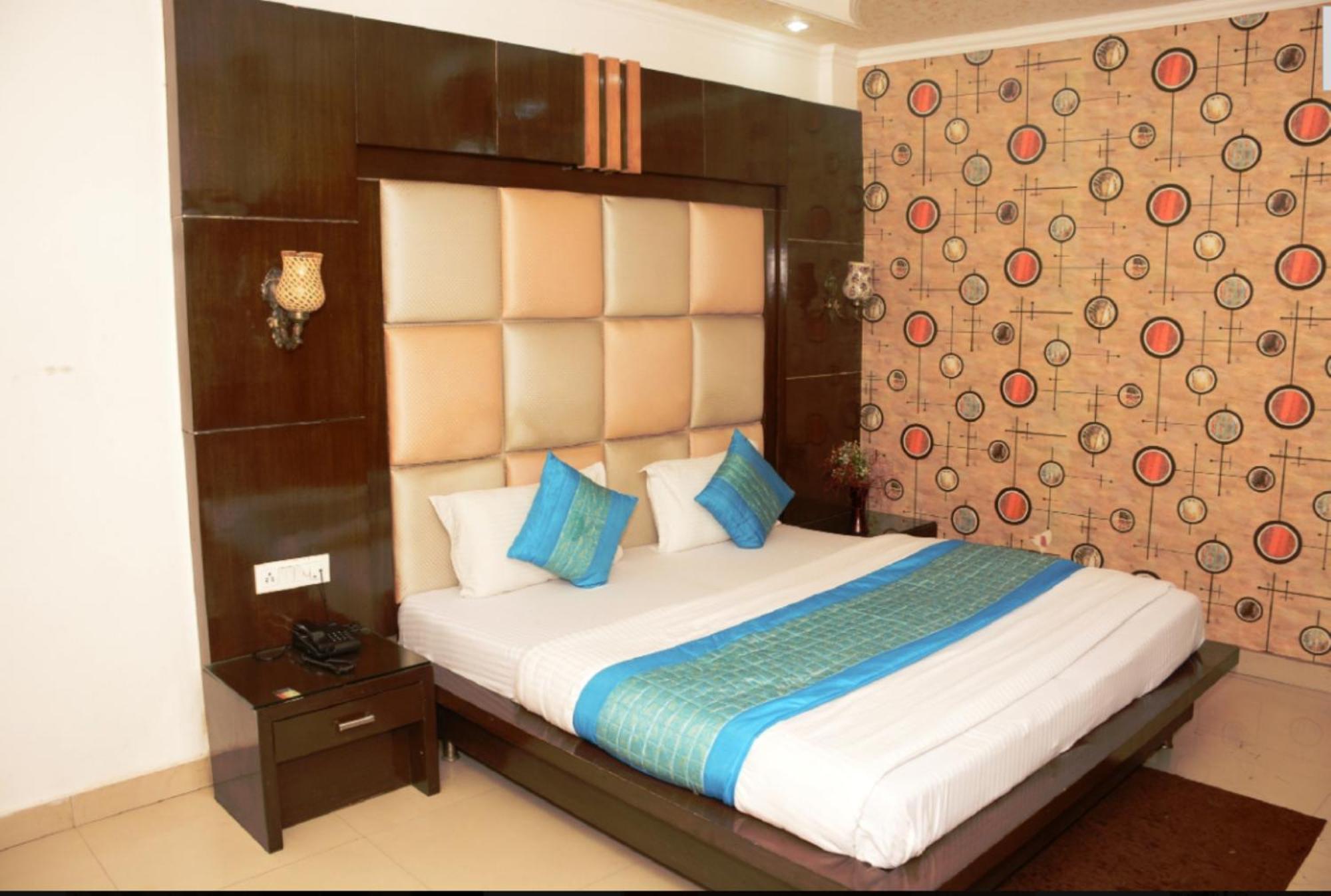 Capital O 6408 Hotel Delhi Heart New Delhi Eksteriør billede
