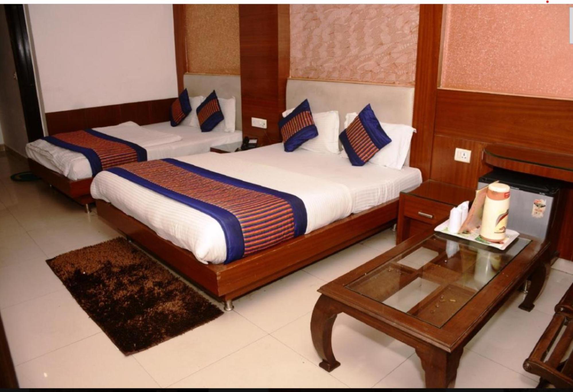 Capital O 6408 Hotel Delhi Heart New Delhi Eksteriør billede