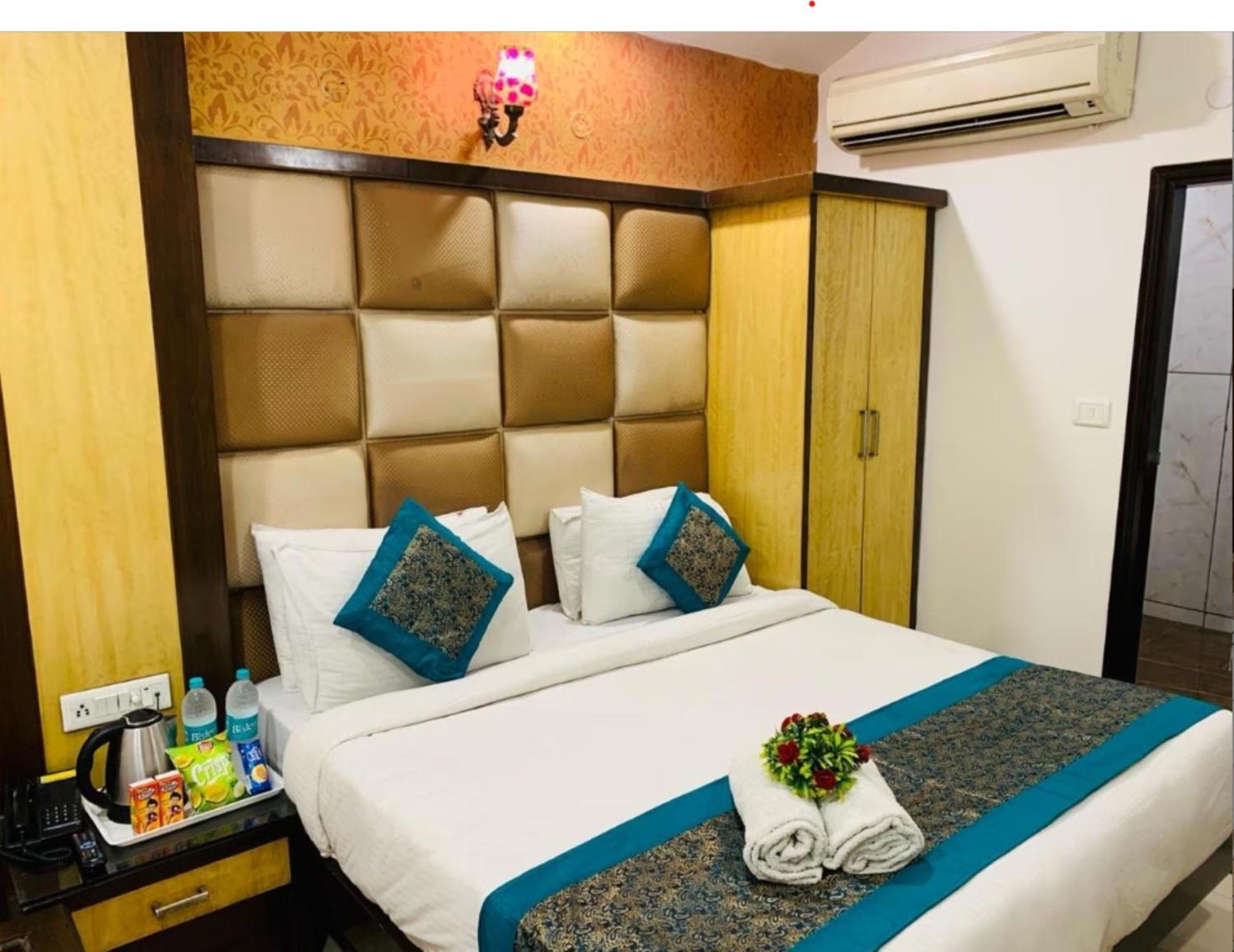 Capital O 6408 Hotel Delhi Heart New Delhi Eksteriør billede