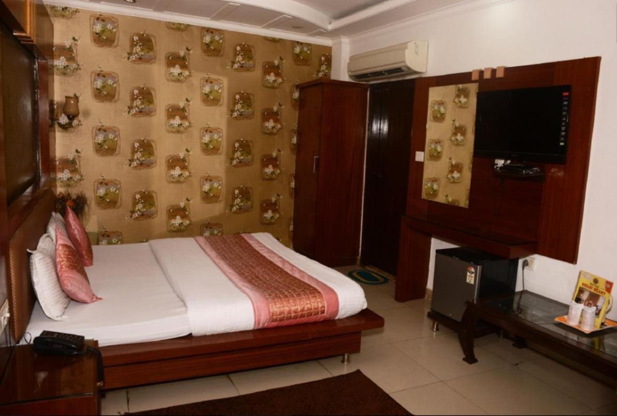 Capital O 6408 Hotel Delhi Heart New Delhi Eksteriør billede