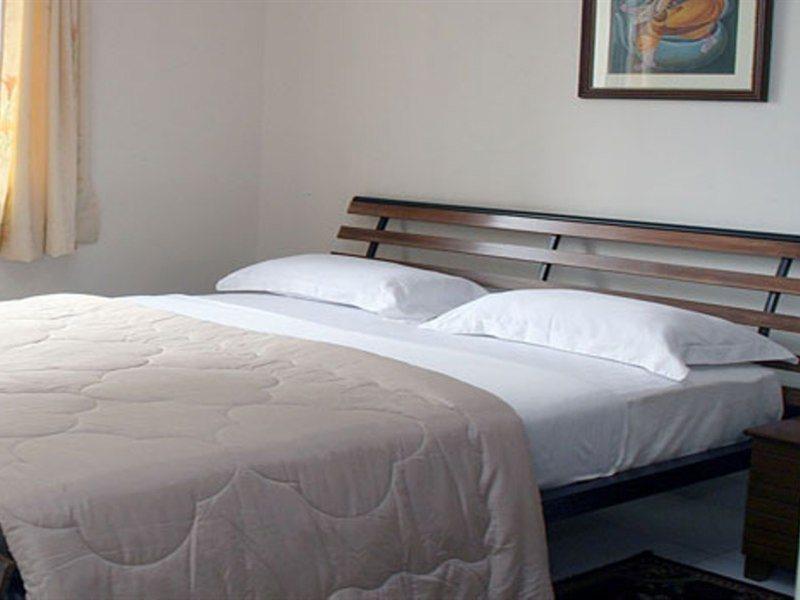 Capital O 6408 Hotel Delhi Heart New Delhi Eksteriør billede