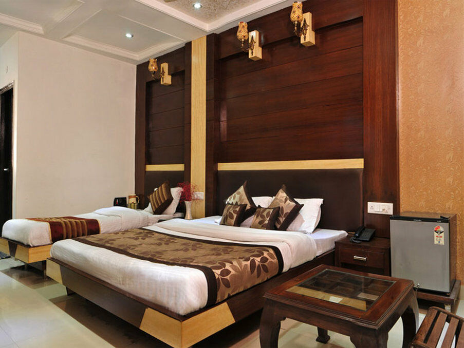 Capital O 6408 Hotel Delhi Heart New Delhi Eksteriør billede